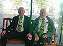 Twee brave collega's samen op een bankje, Hennie en Henk.jpg